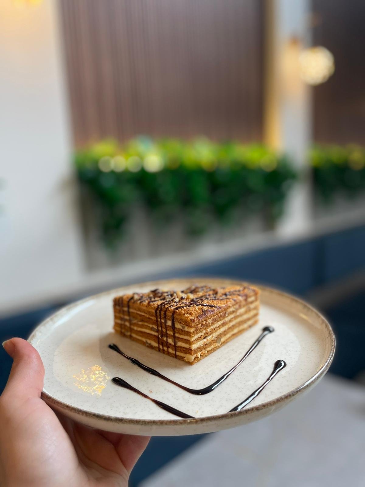 Ballı Cevizli Medovik Pasta