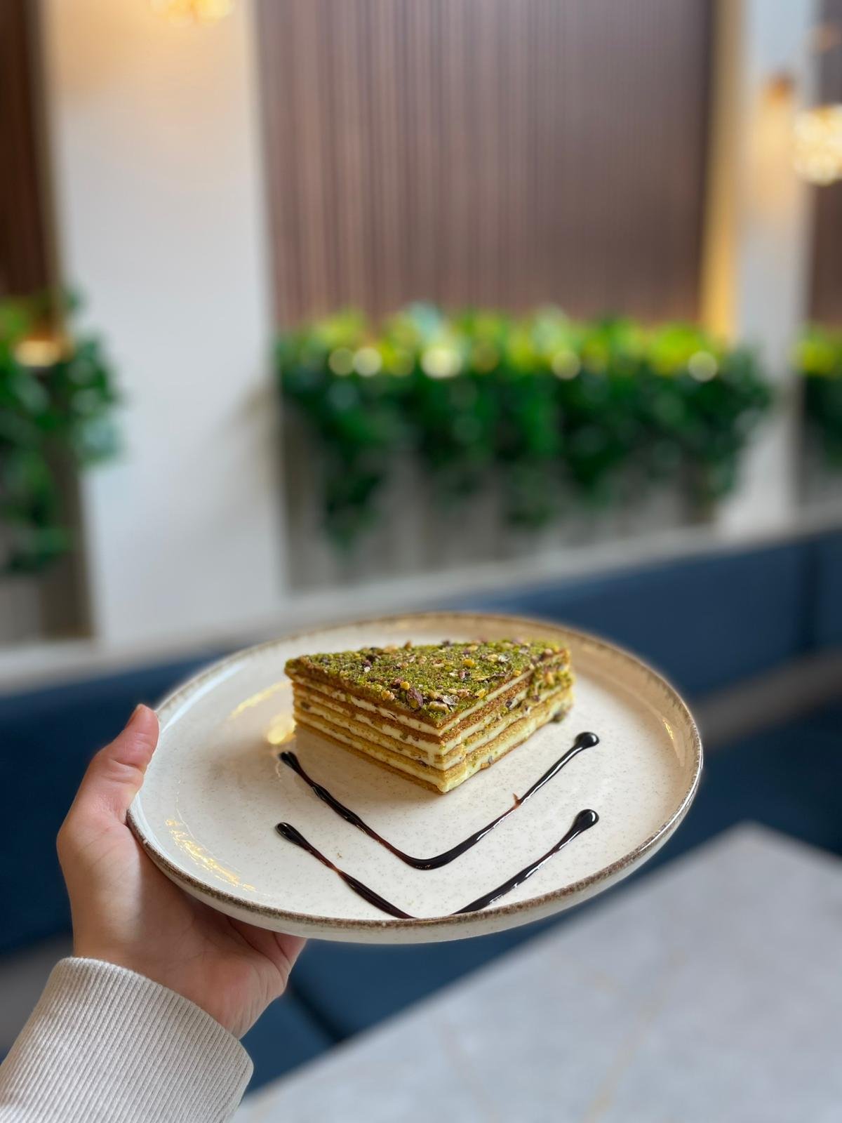 Ballı Fıstıklı Medovik Pasta